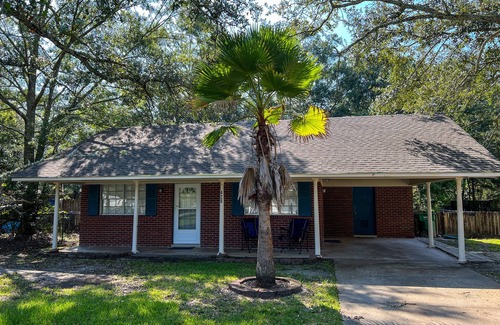 Ocean Springs House | Holly Hideaway - dog-friendly close to beach & downtown with GOLF CART!
