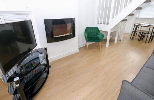 Whitehaven House | Holly House