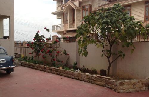 Shillong House | Holly Lodge Guest House