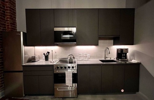 Downtown Louisville Apartment | Hollyhock Suite 503: 2 bed/1 bath