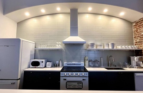 Downtown Louisville Apartment | Hollyhock Suite 507: 3 bed/2 bath