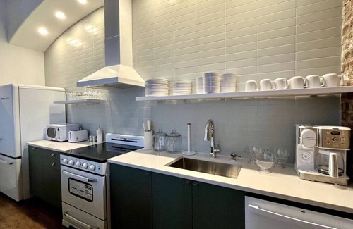 Downtown Louisville Apartment | Hollyhock Suite 507: 3 bed/2 bath