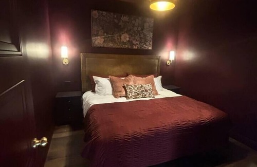 Downtown Louisville Apartment | Hollyhock Suite 508: 2 beds/1 bath