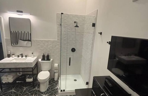 Downtown Louisville Apartment | Hollyhock Suite 509: 1 bed/1 bath