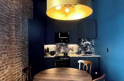 Downtown Louisville Apartment | Hollyhock Suite 510: 2 beds/1 bath