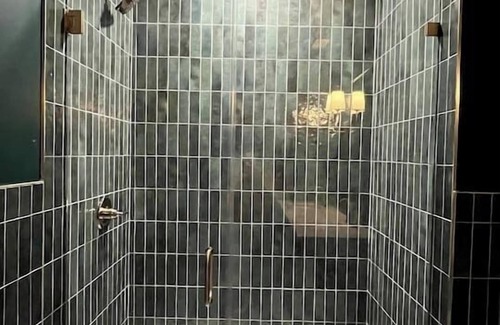 Downtown Louisville Apartment | Hollyhock Suite 511: 1 bed/1 bath