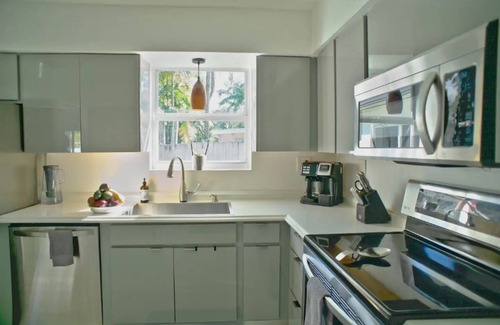 Park East House | Hollywood Cove cozy home near beach, Hardrock hoten