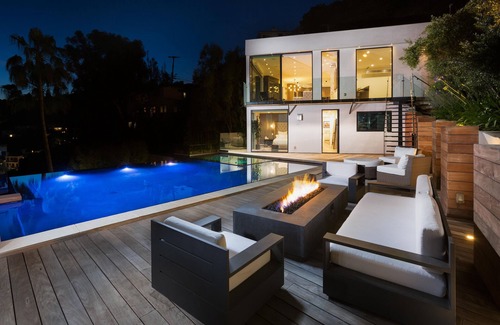 Hollywood Hills West House | Hollywood dream home beautifully designed and completely automated smart home.