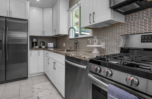 Van Nuys House | Hollywood Flash Sale Now 25% Off