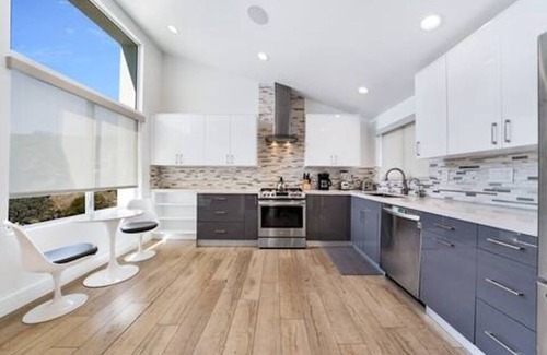 Hollywood Hills West House | Hollywood Hills Luxe Retreat Mins to Sunset Strip