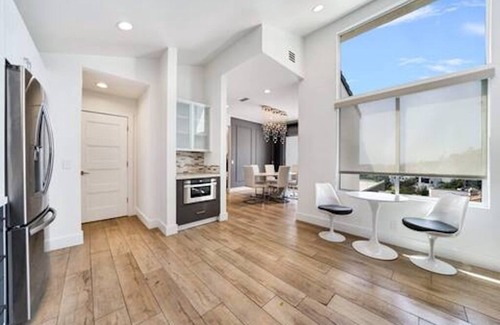 Hollywood Hills West House | Hollywood Hills Luxe Retreat Mins to Sunset Strip