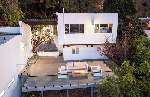 Hollywood Hills Apartment | Hollywood Hills Retreat next to Universal Studios
