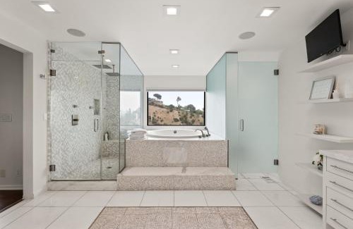 Hollywood Hills West Villa | Hollywood Hills Serenity