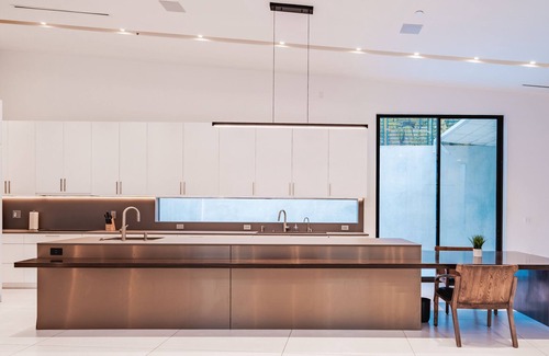 Tri-West Villa | Hollywood Hills Modern Villa