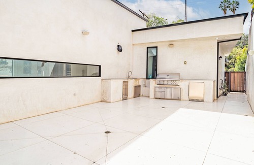 Tri-West Villa | Hollywood Hills Modern Villa