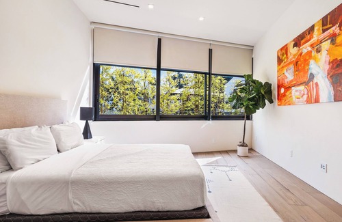 Los Angeles Villa | Hollywood Hills Modern Compound with lap pool