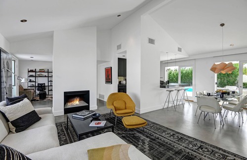Palm Springs House | Hollywood Palms Estate- Ultra-Luxe, Pool, Spa, Firepit, Outdoor Kitchen & More