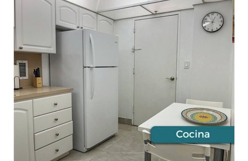 Hollywood South Central Beach Apartment | HOLLYWOOD S&14