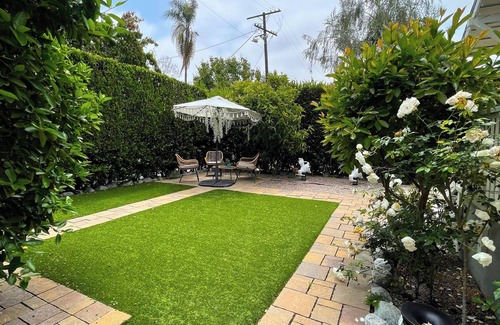 Hollywood Apartment | Hollywood Studio Apartment with AC - Central Area Steps to Avenue of The Stars