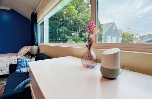 Hollywood Apartment | Hollywood top rated apartment with roof deck in prime location