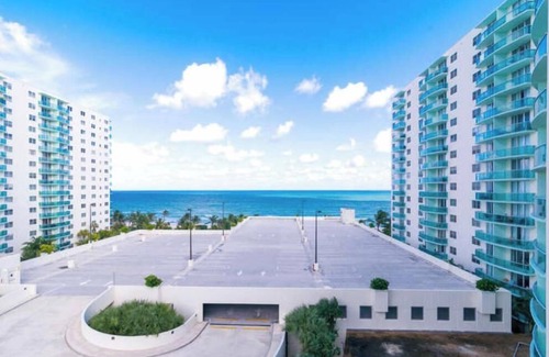 Hollywood South Central Beach Apartment | HOLLYWOOD W&14