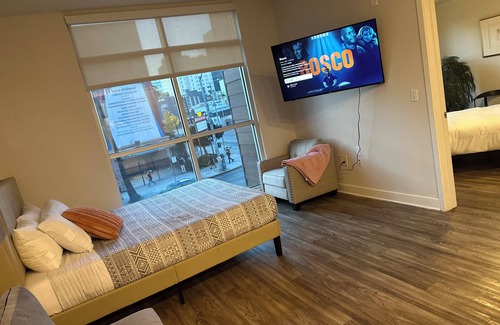Hollywood Hotel | Hollywood Walk of Fame 2 beds, parking
