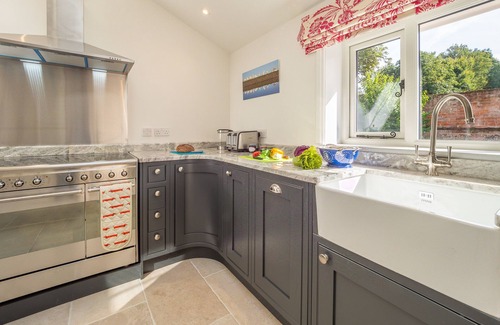 Sudbury Cottage | Holt Coach House - sleeps 4 guests in 2 bedrooms
