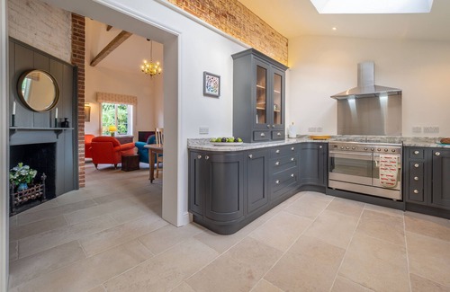 Sudbury Cottage | Holt Coach House - sleeps 4 guests in 2 bedrooms