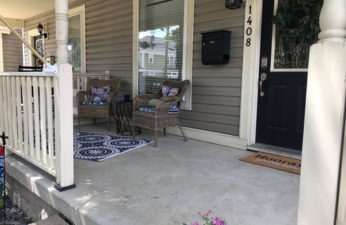 Holy Cross House | Holy Cross duplex close to Mass Ave