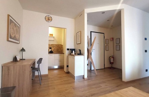 Borgo Roma Apartment | Holz 35 Apartment Verona Garage wi-fi Breakfast
