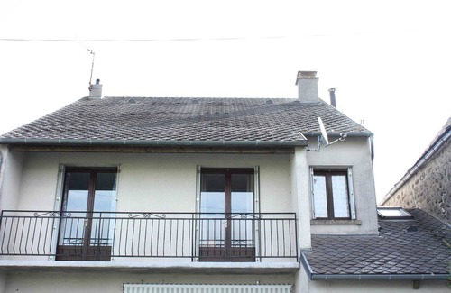 Saint-Martin-sous-Vigouroux Apartment | Homerez - Apt in Saint-Martin-Sous-Vigouroux