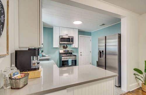 Gulfport Cottage | Home <1 Mi to Gulfport Beach: Remote Work Friendly