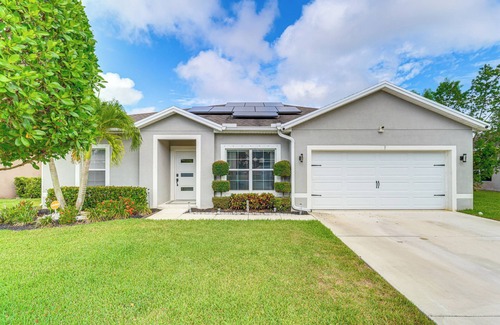 Lakewood Park House | Home 9 Mi to Dtwn & Fort Pierce Inlet State Park!