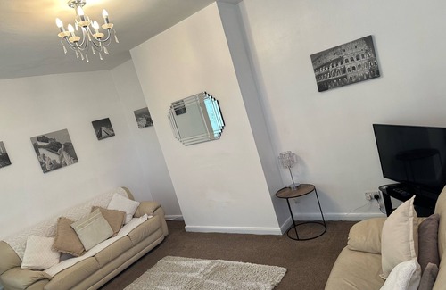 Eaglescliffe House | Home and Away