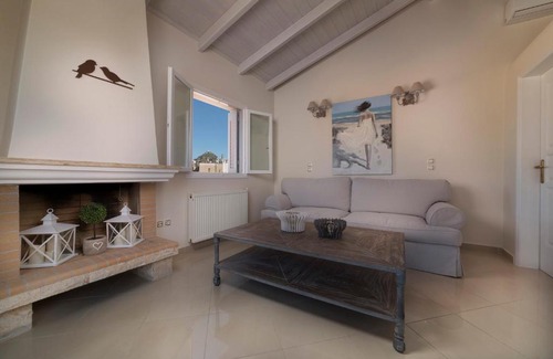 Plaka Hotel | Home and Poetry