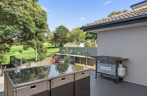Kiama Downs House | Home away from home - just a stroll from the beach!