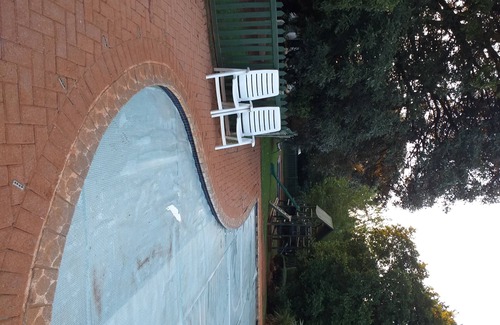 Greater Johannesburg Metropolitan Area House | Home Away from Home is what you will find in this trendy suburb.