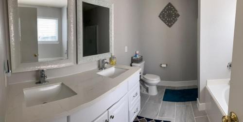 Kingwood House | Home Away From Home 10-minutes IAH airport-Hospital-malls-Restaurants