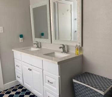 Kingwood House | Home Away From Home 10-minutes IAH airport-Hospital-malls-Restaurants
