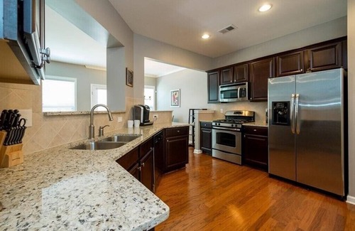 Smyrna House | Home Away From Home! 15 mins. from Downtown ATL
