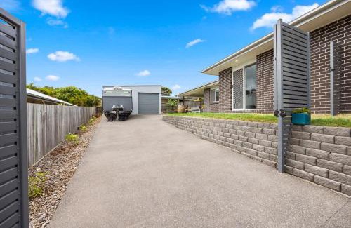 Kawungan House | Home Away From Home Brand New Central