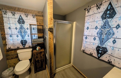 Howard House | Home Away from Home - Close to PSU, Hunting, & Fishing