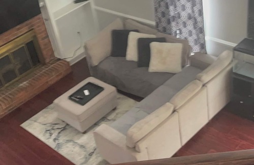 Huntcliff House | Home away from home Cozy 2-bedroom 2 bathroom house.