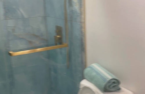 Huntcliff House | Home away from home Cozy 2-bedroom 2 bathroom house.