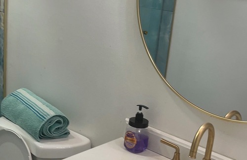 Huntcliff House | Home away from home Cozy 2-bedroom 2 bathroom house.