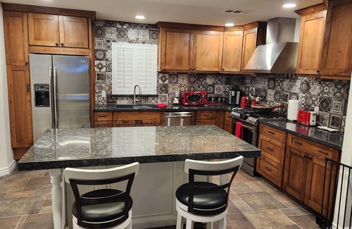 La Buena Vida House | Home Away From Home-Five min from Westgate