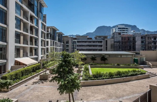 Claremont Apartment | Home away from home in Africas most sought after city