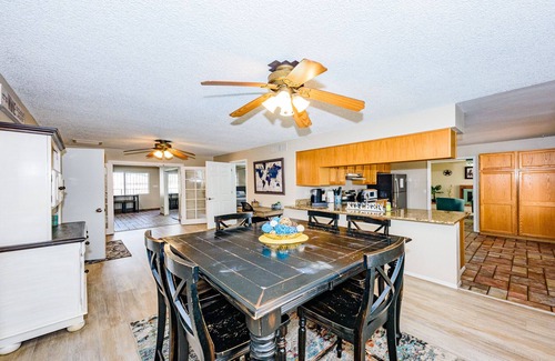 Groves Lincoln Park House | Home away from Home in Eastern Tucson Arizona, pool, spa, private yard
