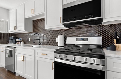 West Dallas House | Home away from home.Minutes to everything Dallas!