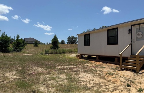 Tyler Cabin | Home away from Home- Near Tyler Airport